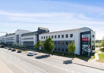 Lyse kontorer med gode fællesområder