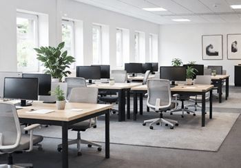 Åbent kontor med let adgang fra Kongevejen