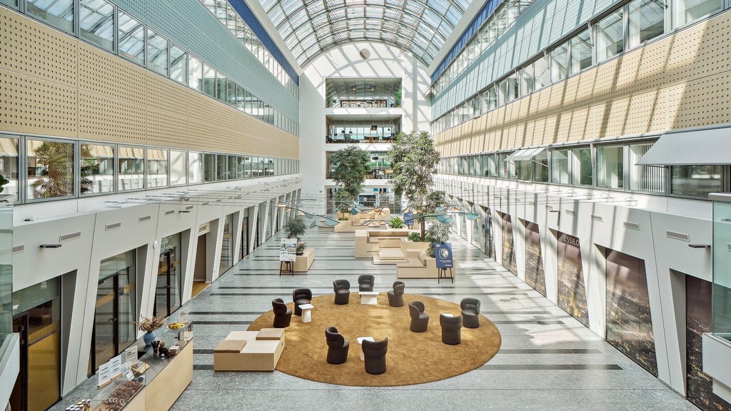 Professionelle rammer i et tidløst kontorhus