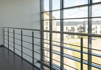 Lyse kontorlokaler i rolige omgivelser