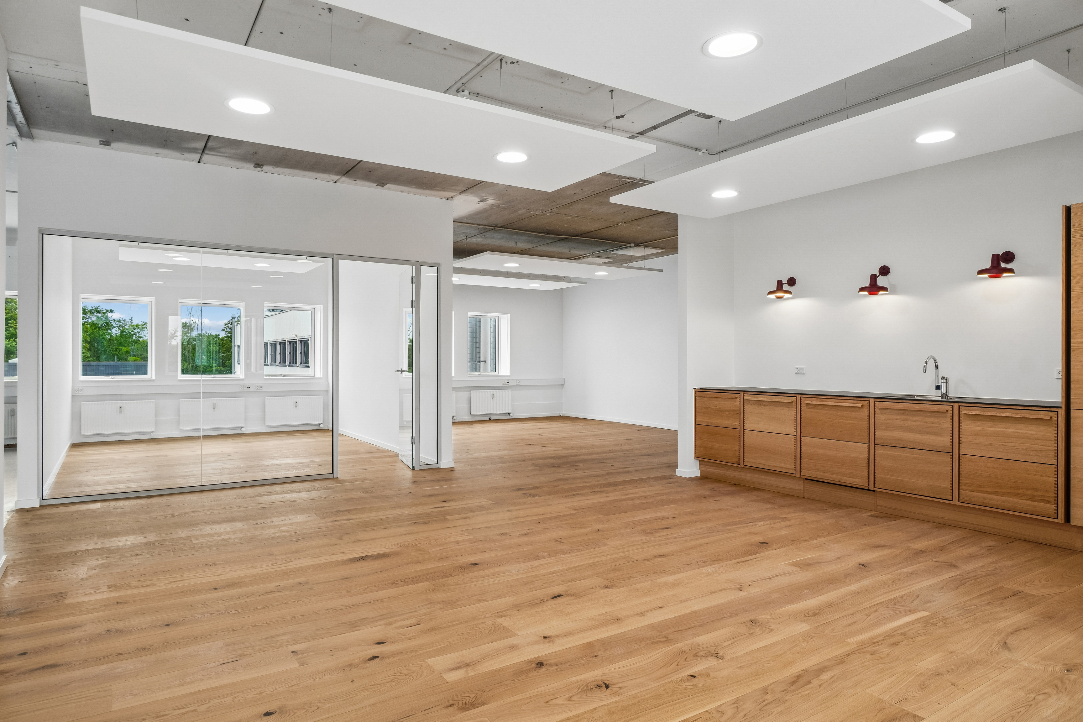 Moderne kontorhus midt i erhvervskvarteret i Ballerup