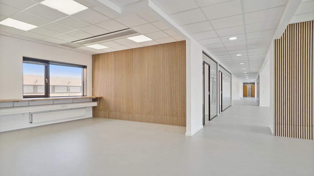 Gode parkeringsmuligheder og nem adgang til motorvej