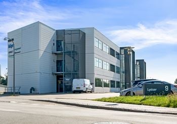 Åbent og indbydende kontor tæt op ad ny letbane