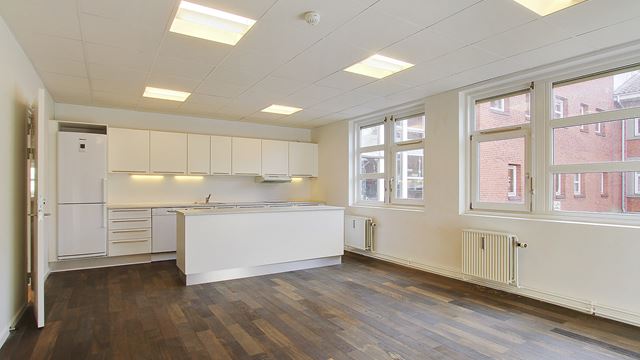 Køkken på kontorejendommen HJ Holst Vej