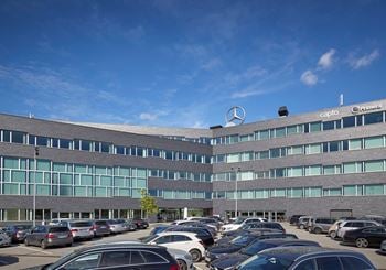 Lyst og indbydende kontor tæt på Metro